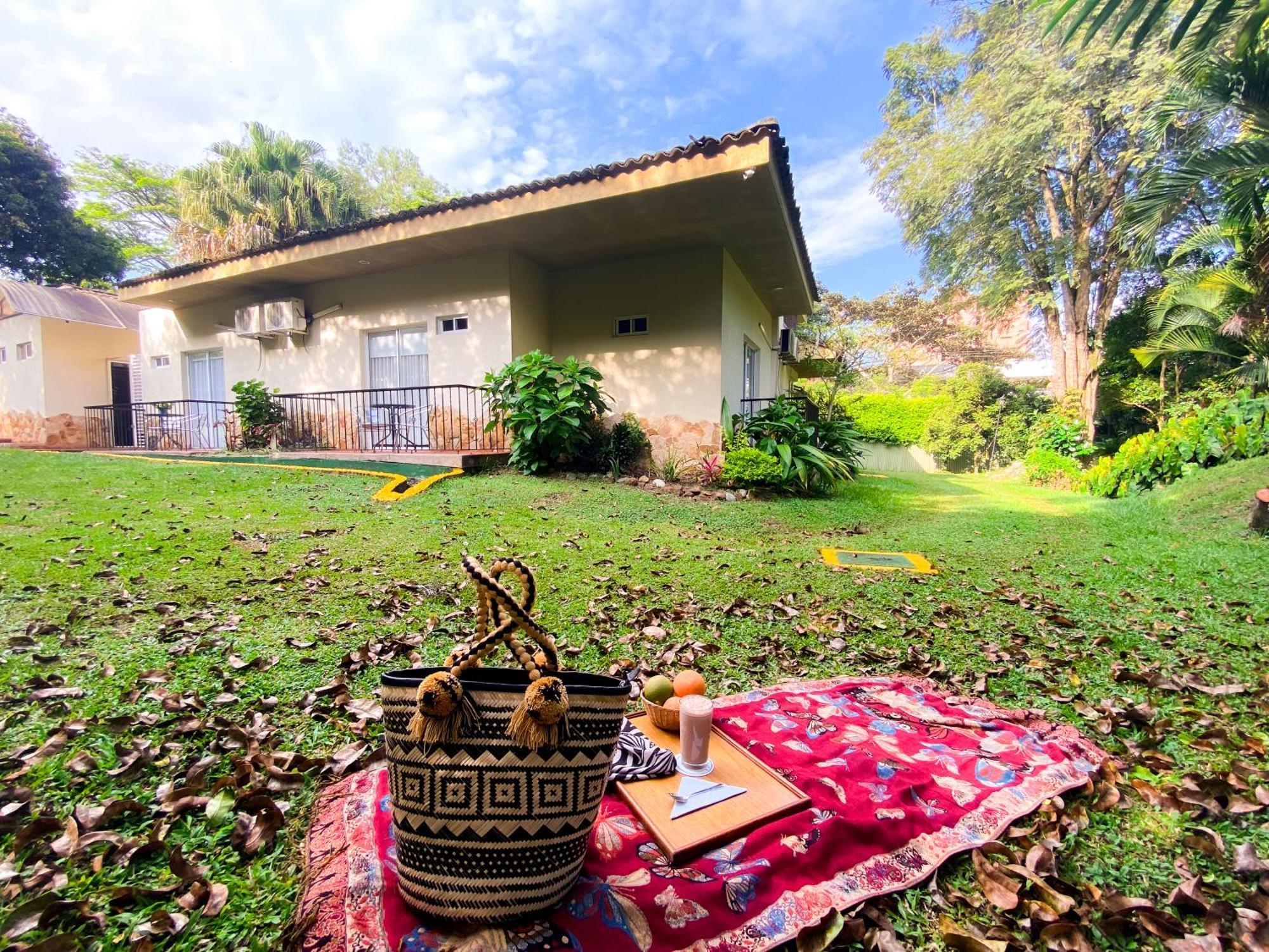 Hotel Campestre Santa Monica Pance Кали Экстерьер фото