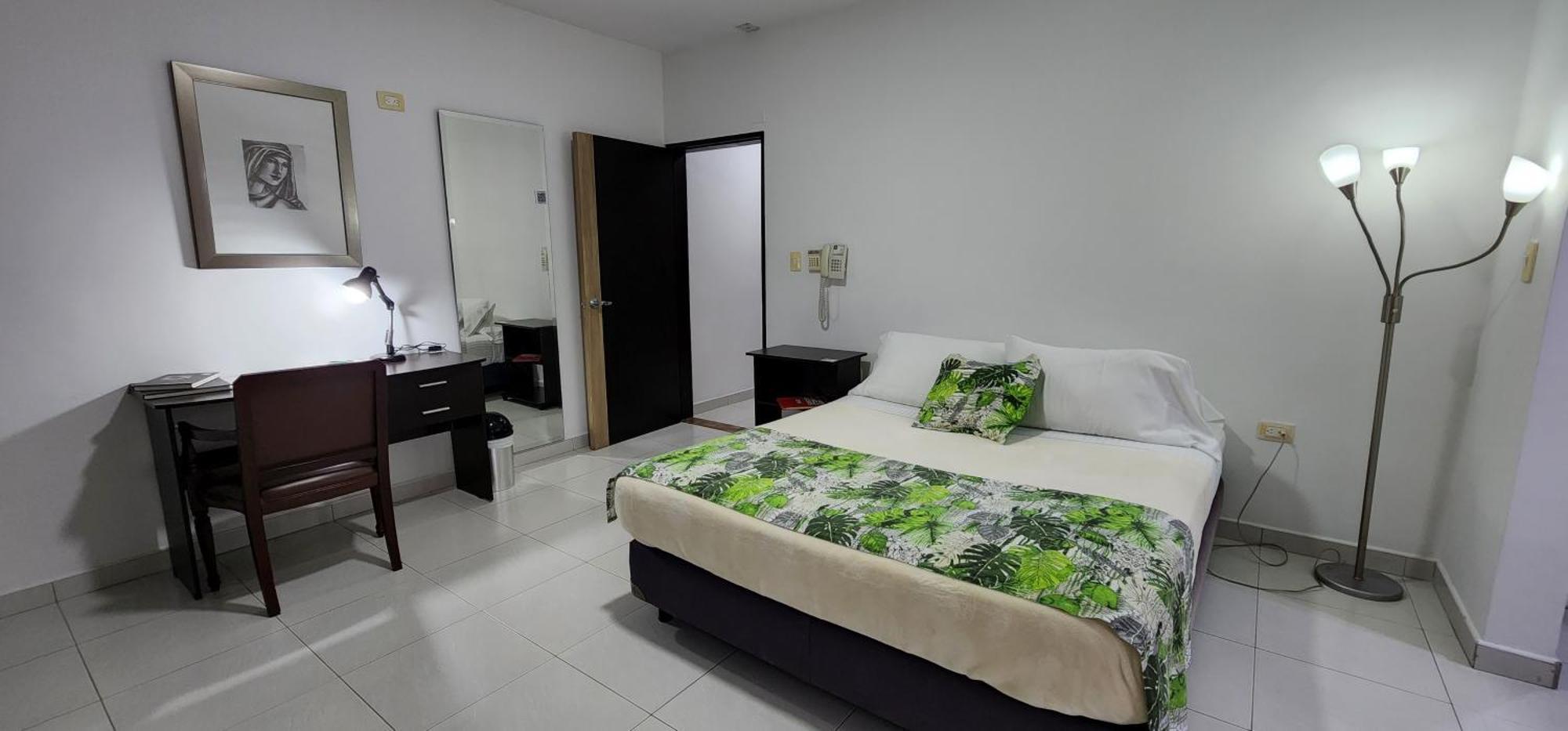 Hotel Campestre Santa Monica Pance Кали Экстерьер фото